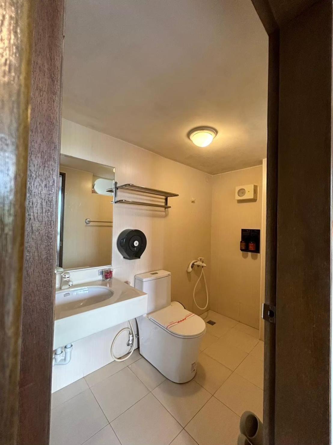 Miaoli Sanyi Travelling Homestay Bagian luar foto