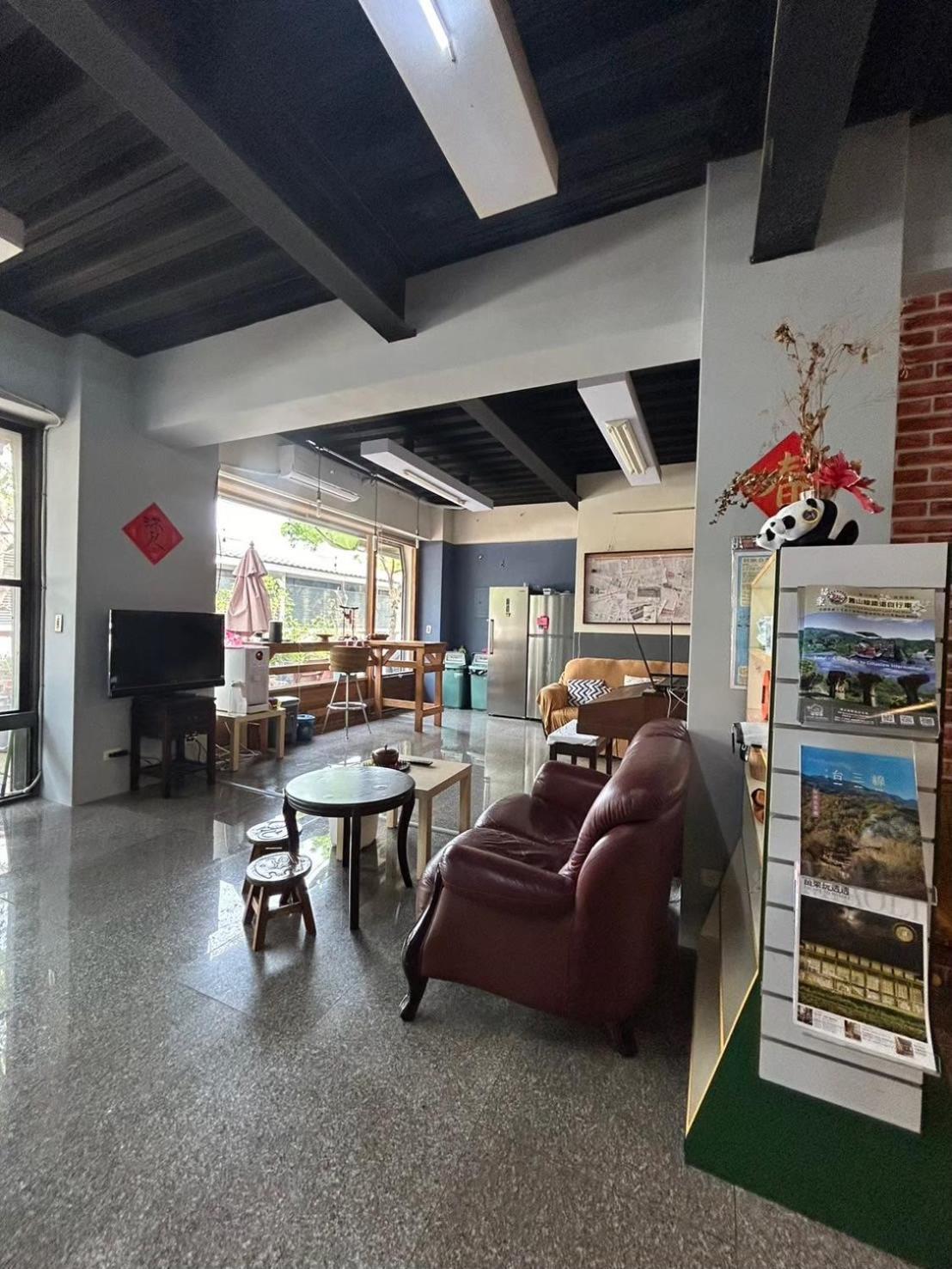 Miaoli Sanyi Travelling Homestay Bagian luar foto