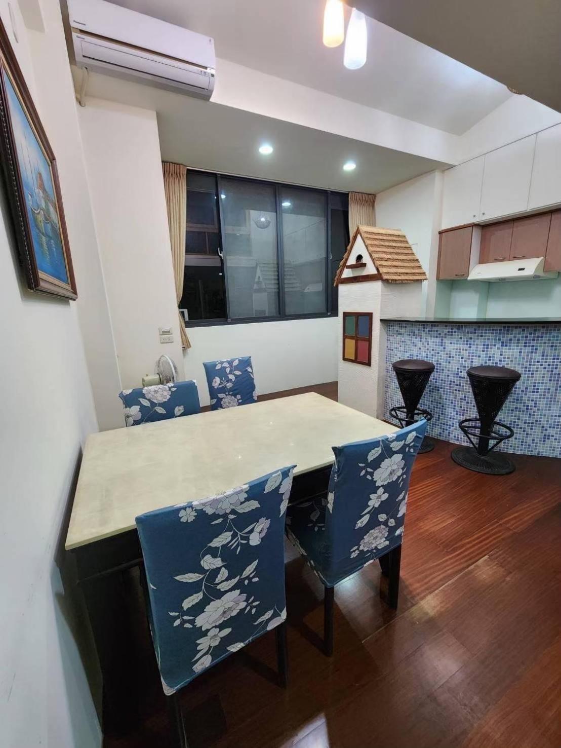 Miaoli Sanyi Travelling Homestay Bagian luar foto
